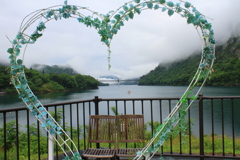 雨のやんばあがつま湖