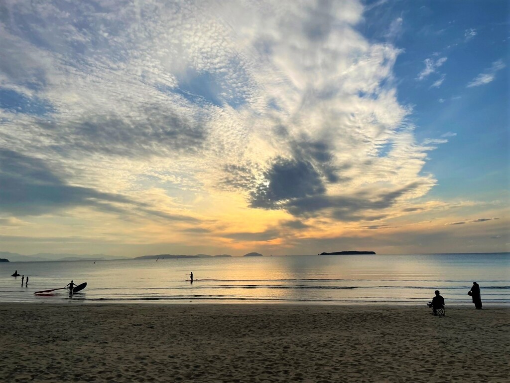 浜辺の夕日