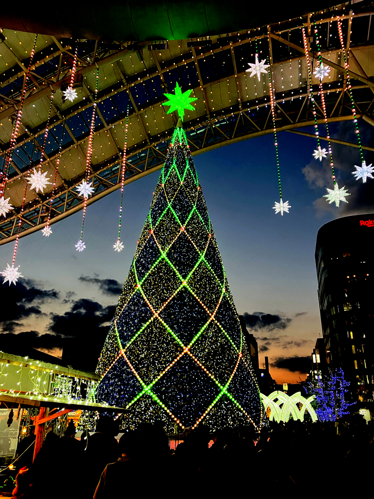 博多駅のクリスマスツリー1