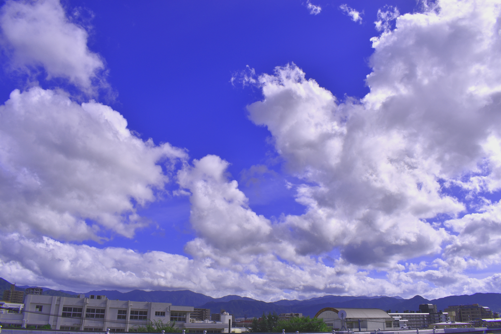 猛暑の空