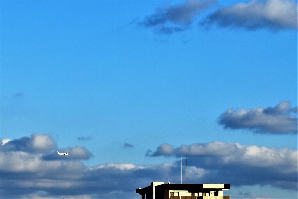 福岡空港から旅立つ飛行機