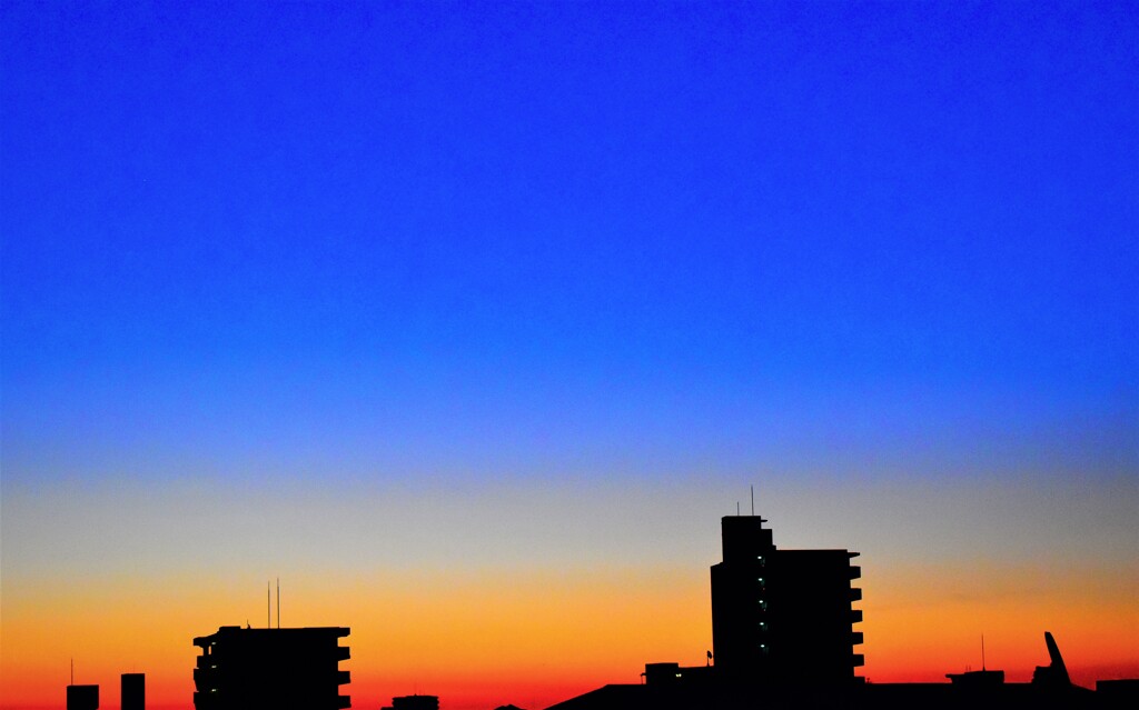 三色の日の出空