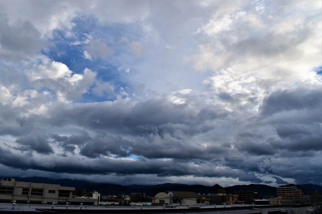 福岡の梅雨空