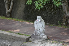 お猿さん地蔵もコロナ対策