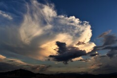 暗い夕方空