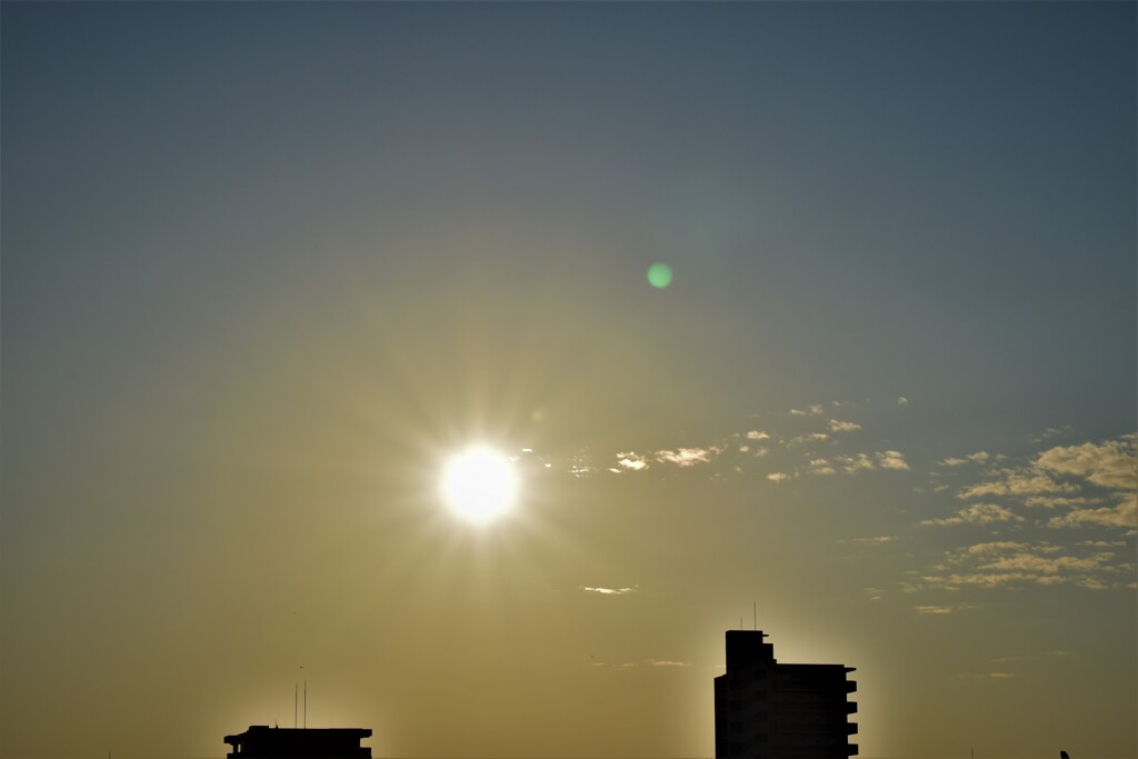 太陽と月