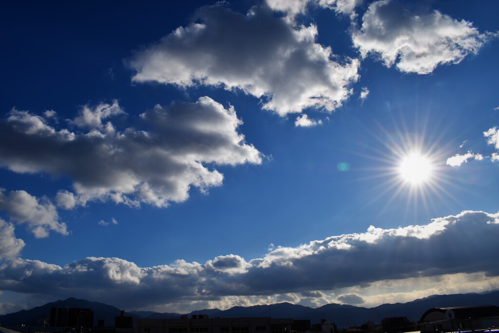 太陽と雲