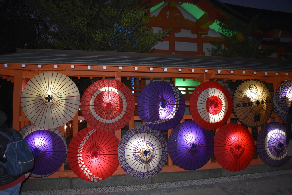 日本傘のライトアップ2