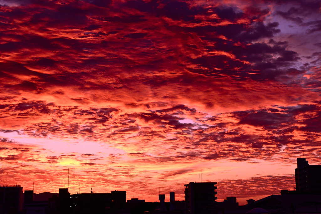 真っ赤な空雲 By ストライクつよぽん Id 写真共有サイト Photohito