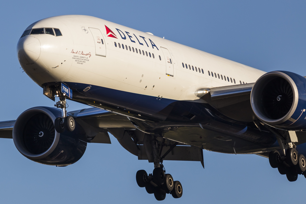 Delta Air Lines Boeing 777-200LR N708DN