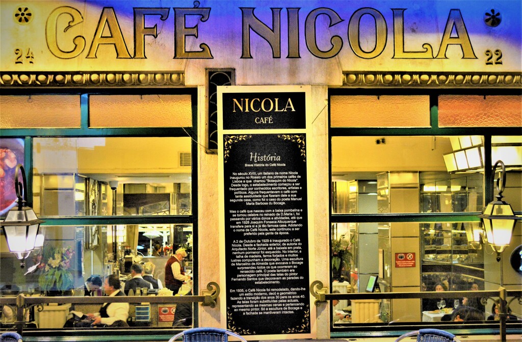 CAFE NICOLA 裏