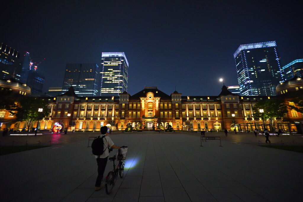 東京駅と苺月２