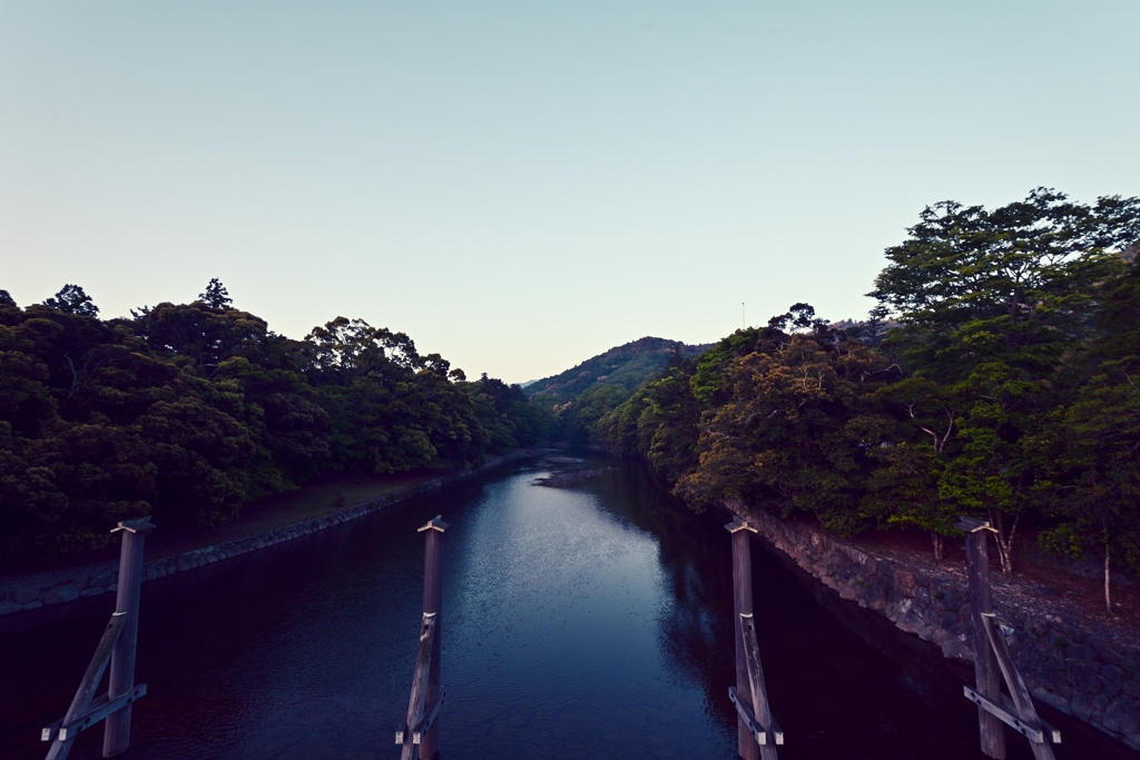 五十鈴川（伊勢神宮内宮・宇治橋より）