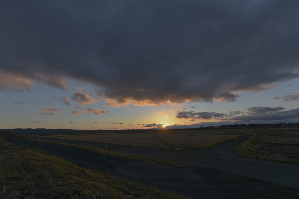 冬田の夕べ