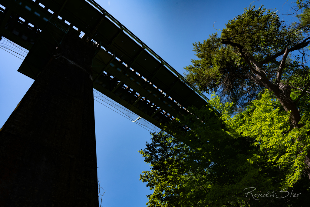 真夏の鉄橋