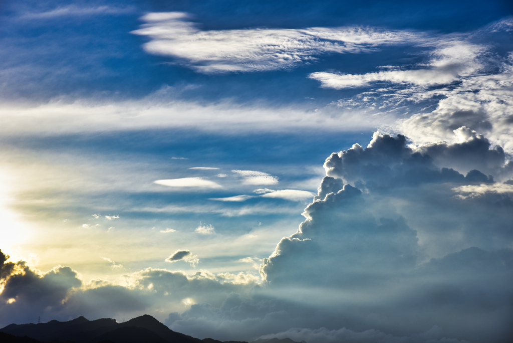 夏雲と空