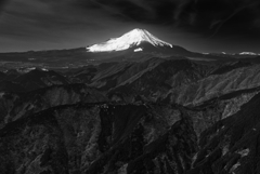 モノクロの富士山