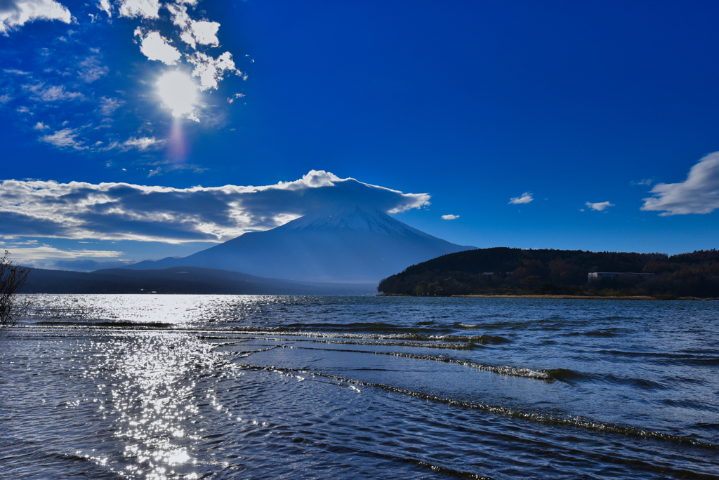 逆光の富士山