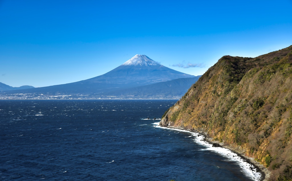 岩場と富士山