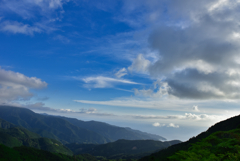 稜線と空