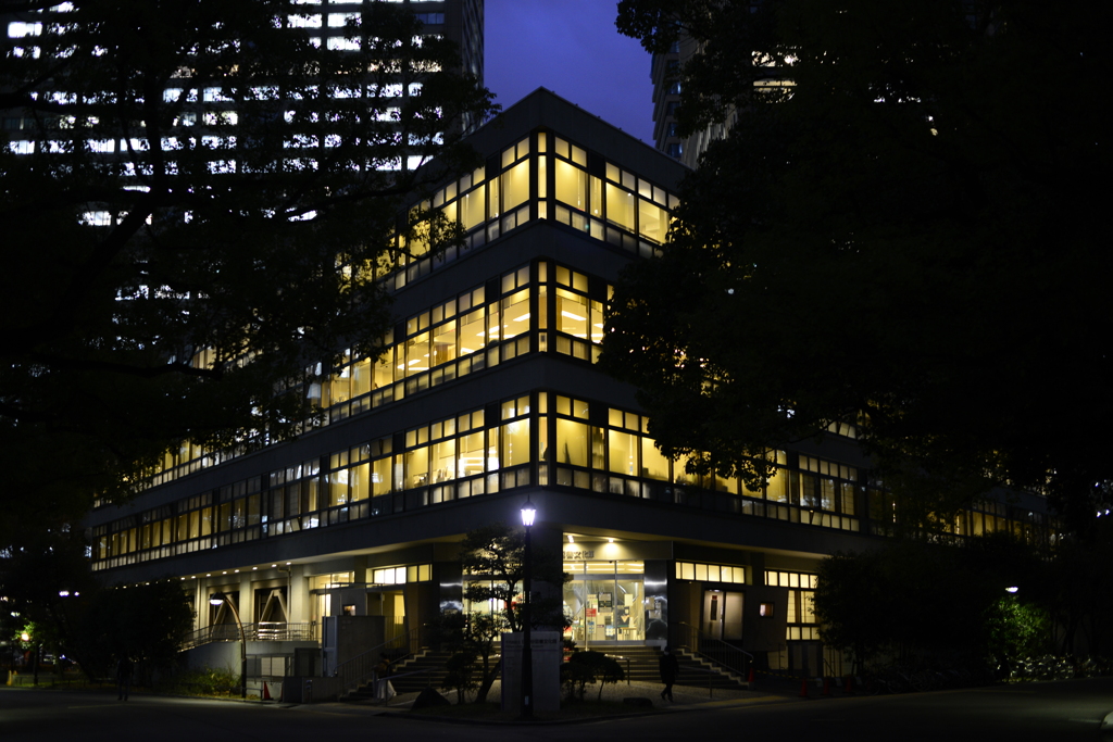 今夜日比谷公園に集合