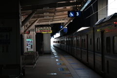 臺鐵のホームにて