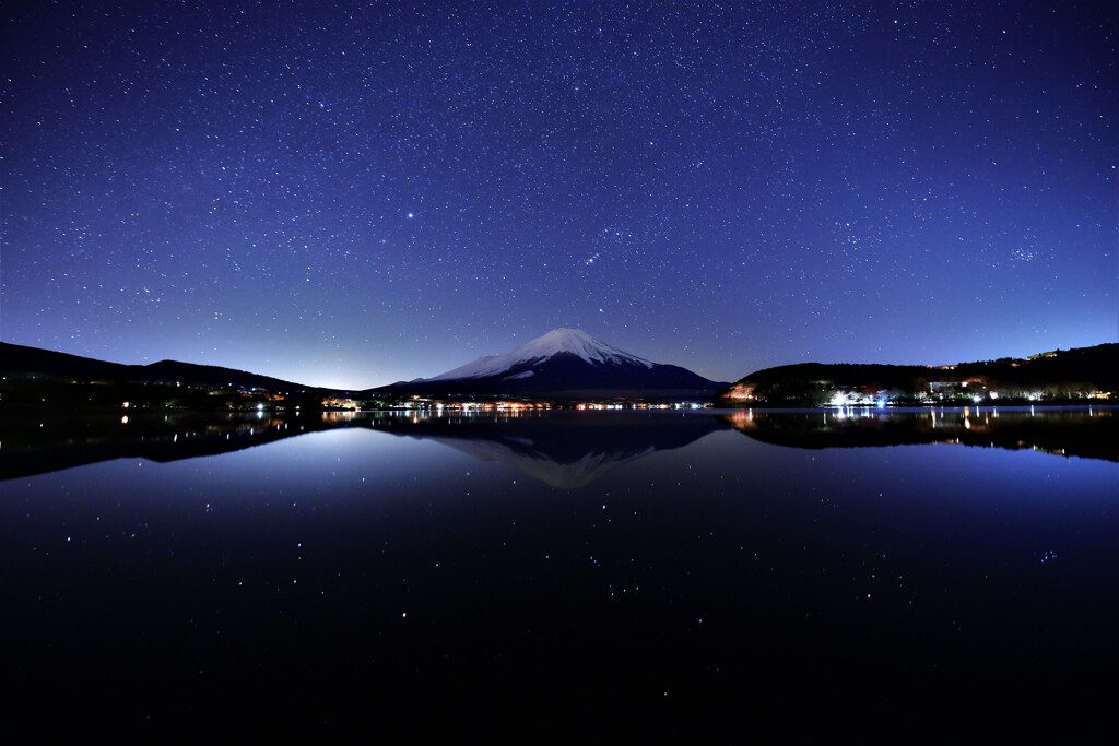 暗闇が深いほど輝く星