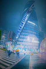 雨に滲むスパイラルタワ－