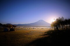 目覚める高原の大地