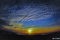 日の出直後のうろこ雲