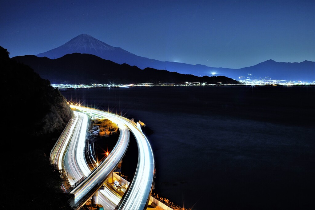 富士の國を彩る金色の河１