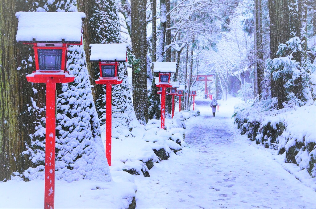雪降る貴船神社３
