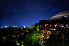 清水寺の夜