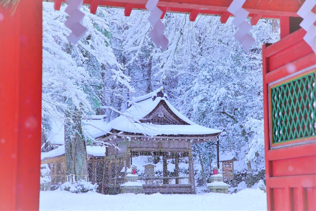 雪降る貴船神社４