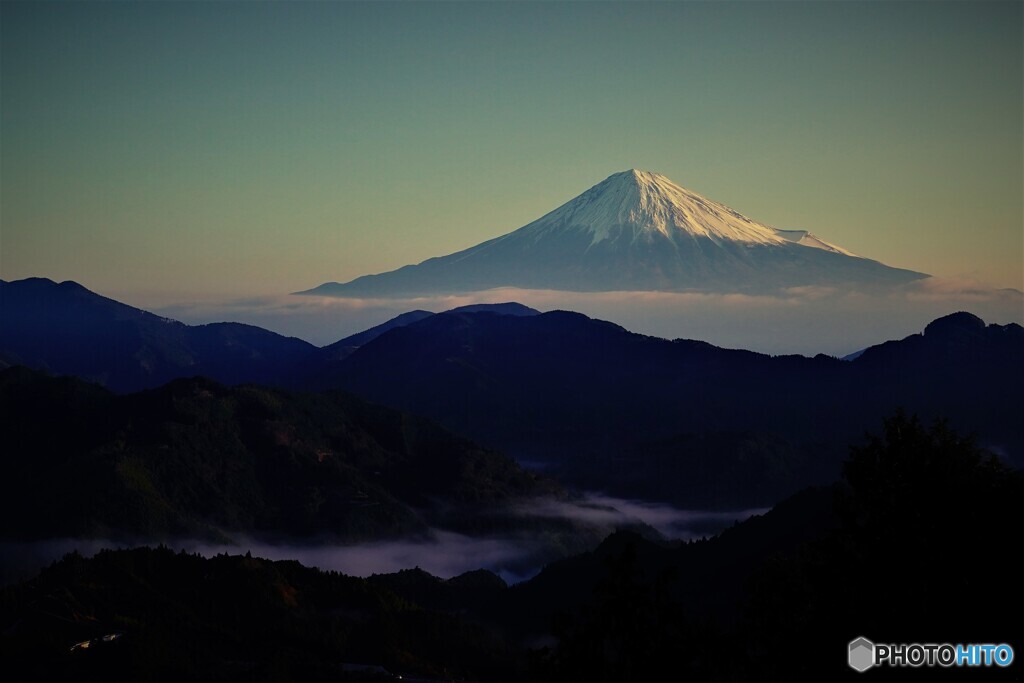 雲海のむこうに