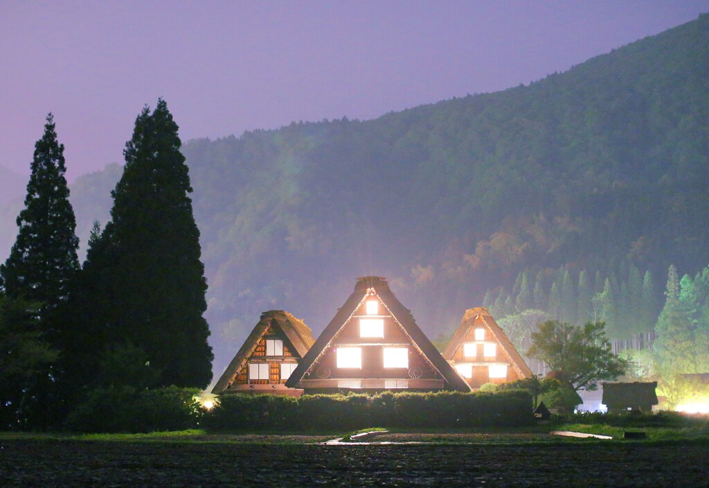 三連合掌　春の夜