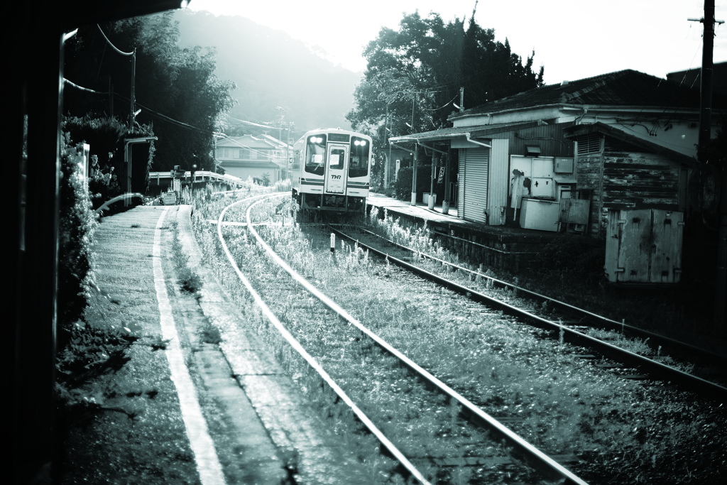 天浜線西気賀駅の朝の風景