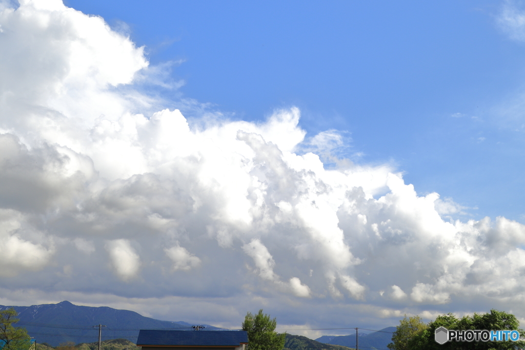 雨の前の雲