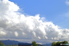 雨の前の雲