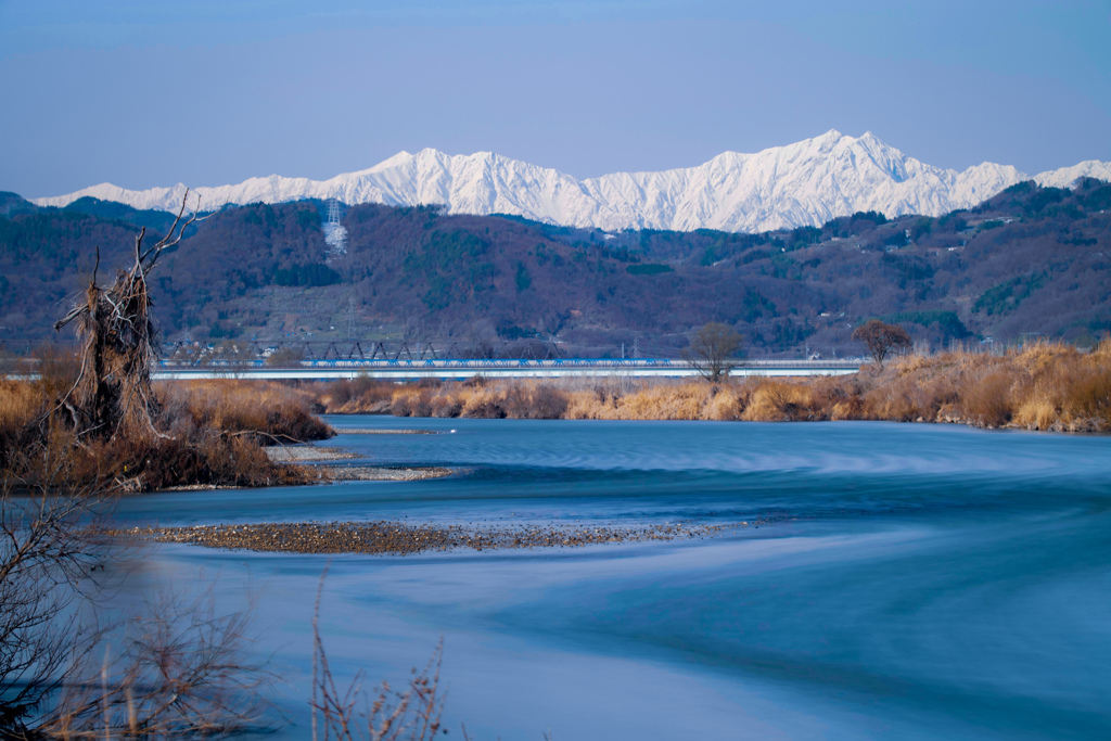 雪山より流れ来る