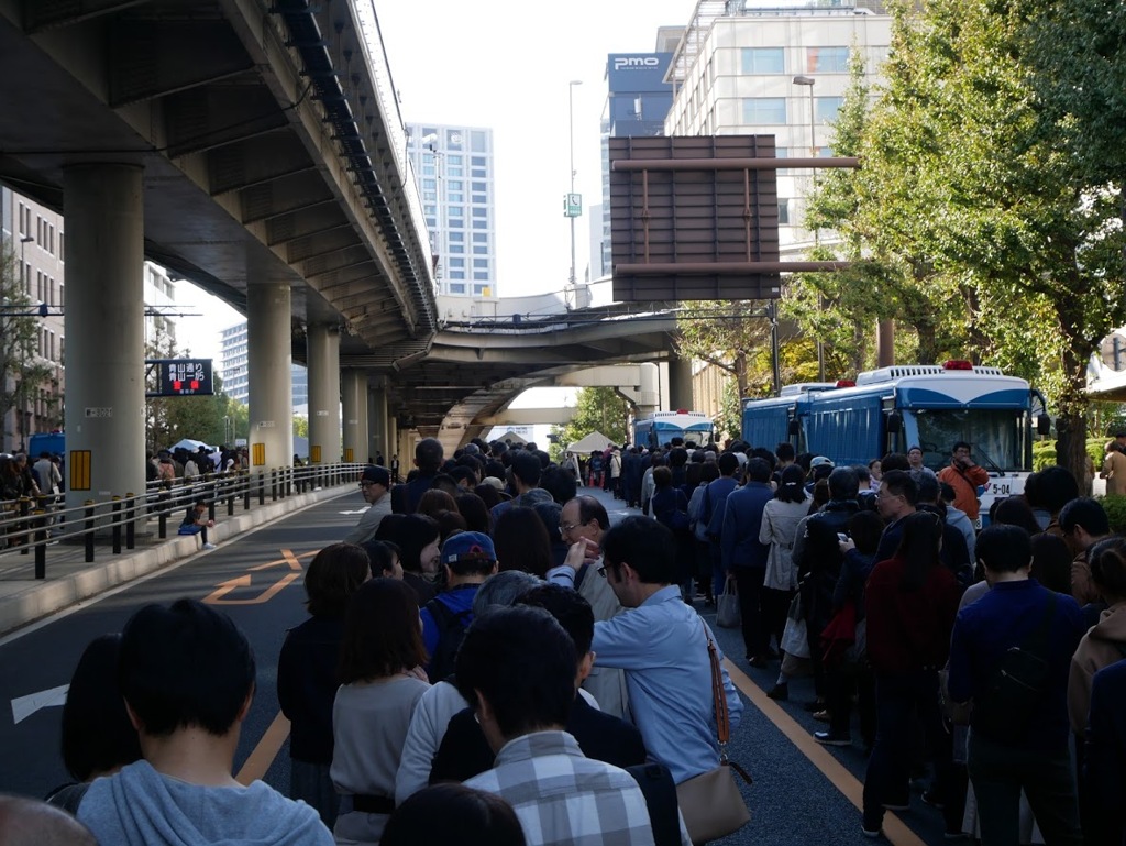 天皇陛下 御即位パレード 荷物検査待機列