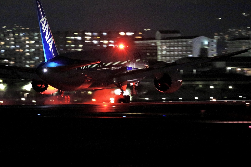 伊丹空港の夜