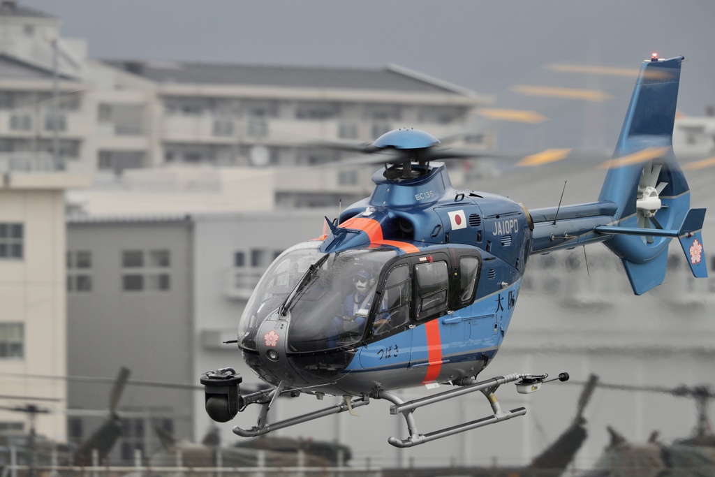府警ヘリつばさ