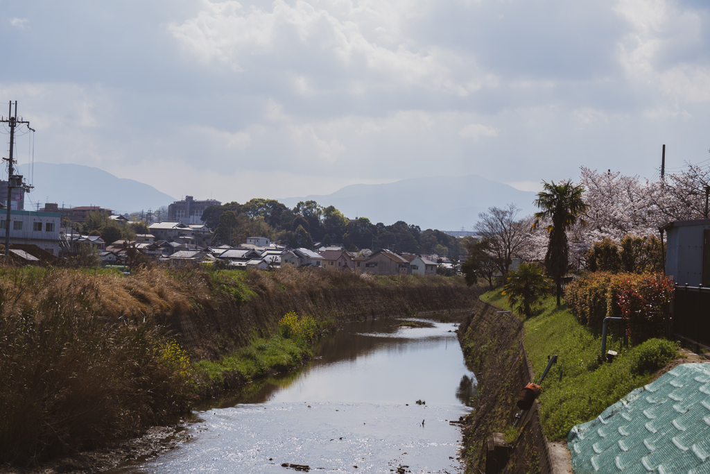 川と山のある風景