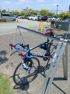 スポーツ施設の自転車置き場
