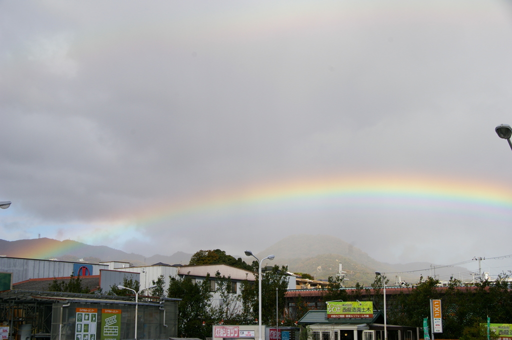 甲山に架かる虹