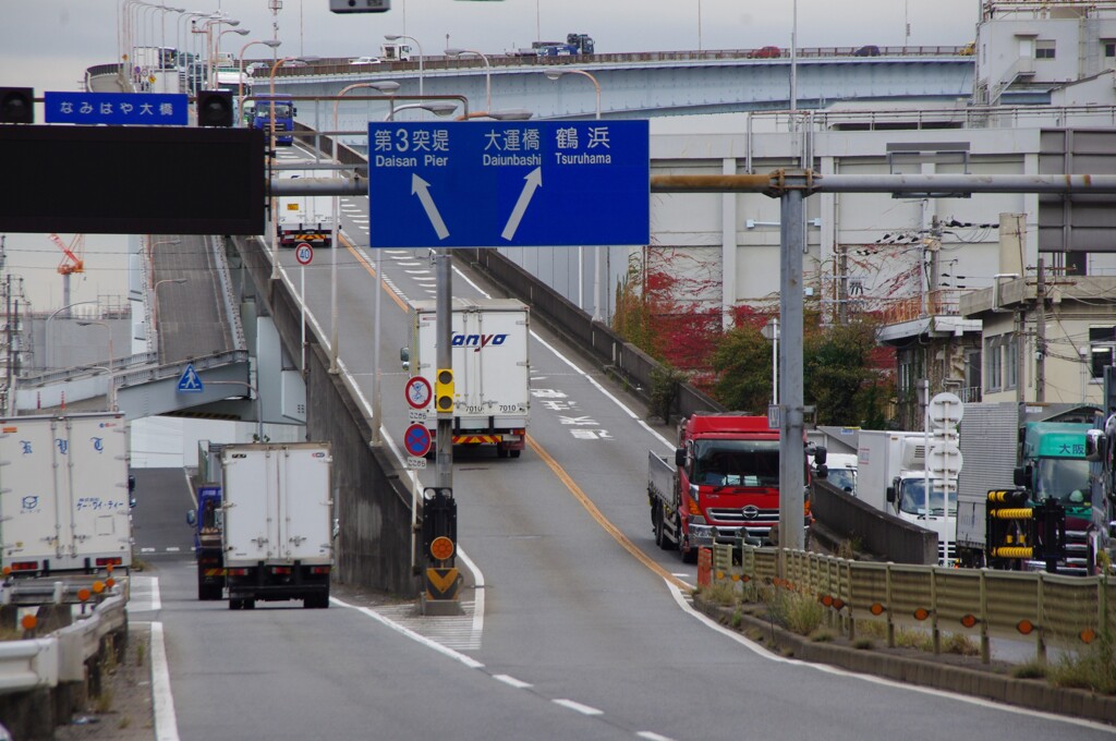 ベタ踏み坂　なみはや大橋