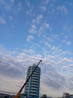 日没30分前の空