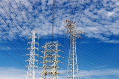三種の送電鉄塔