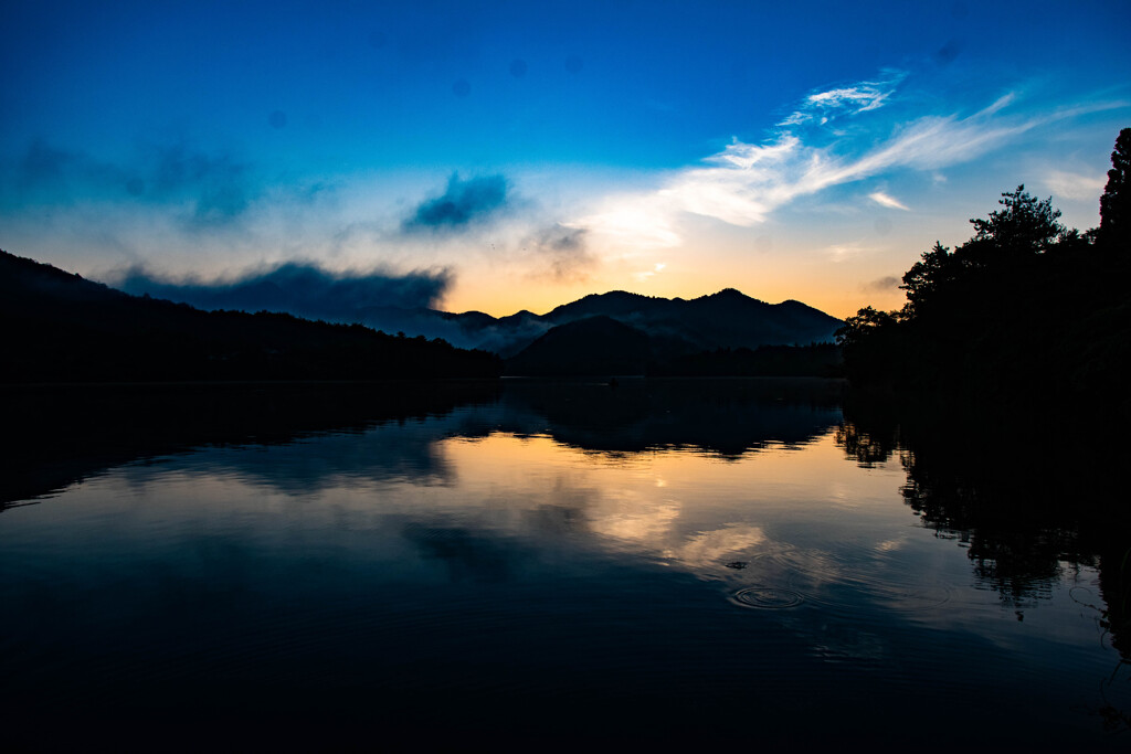 千丈寺湖　日の出